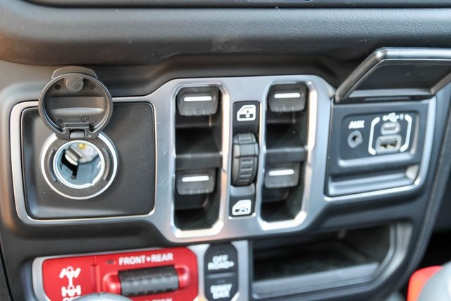 2025 Jeep Wrangler Rubicon X photo 22