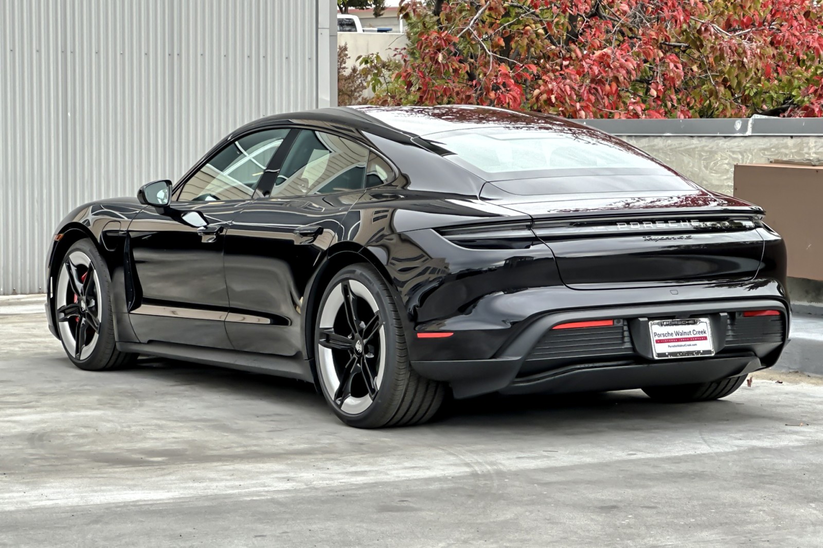 2025 Porsche Taycan 4S photo 4