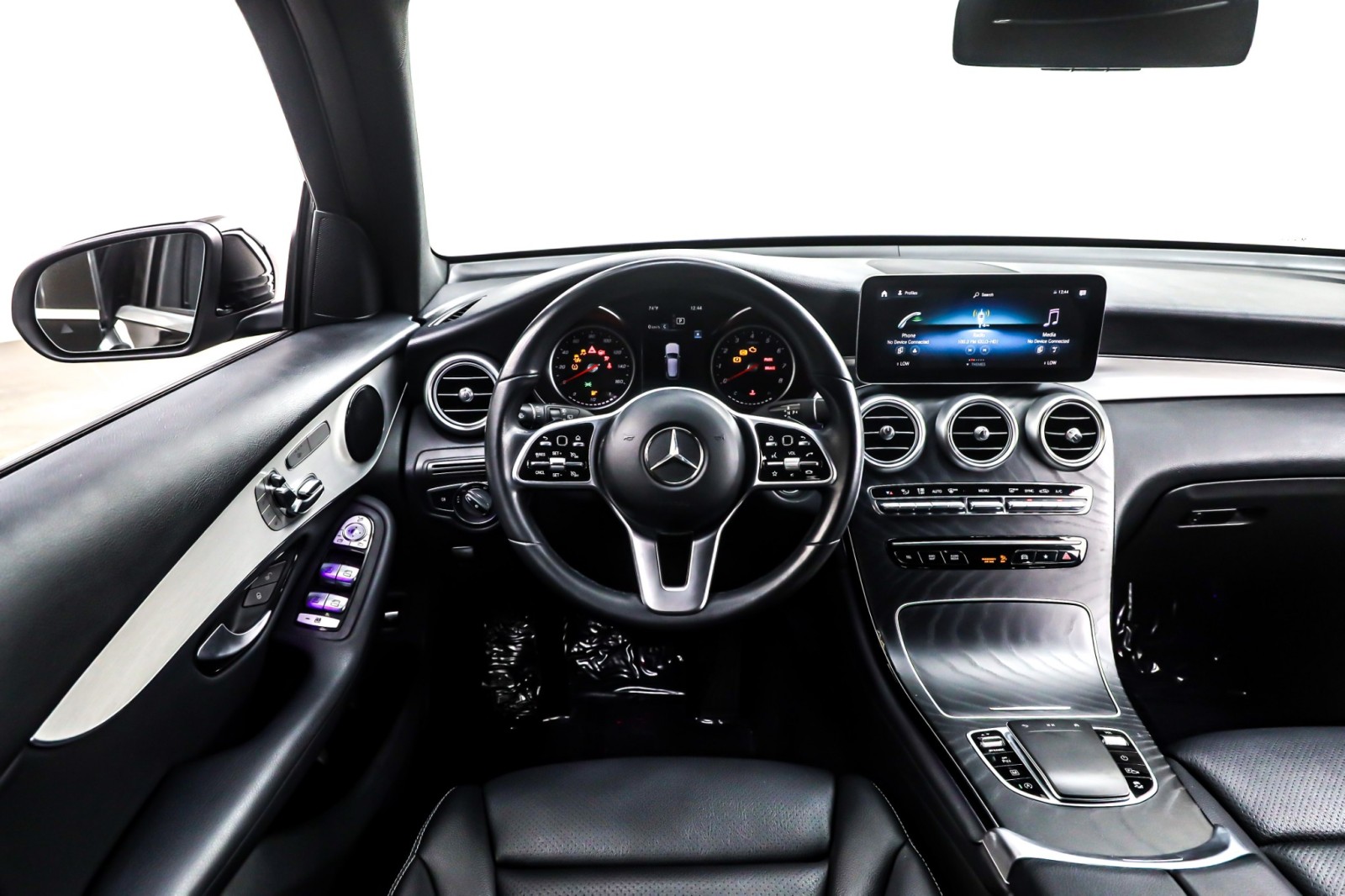 2021 Mercedes Benz GLC 300 photo 4