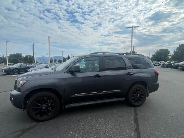 2021 Toyota Sequoia photo 3
