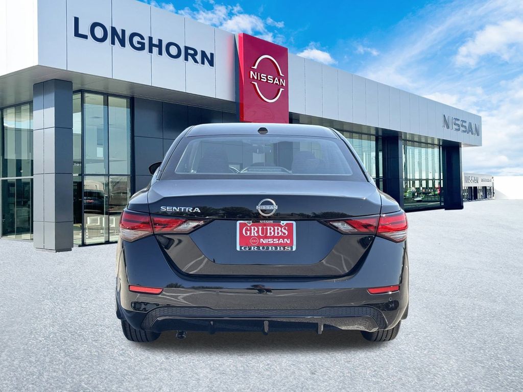 2025 Nissan Sentra SV photo 3