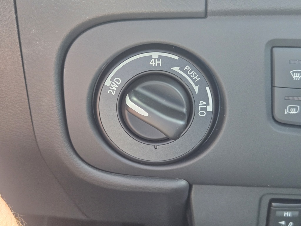2025 Nissan Frontier PRO-4X photo 23