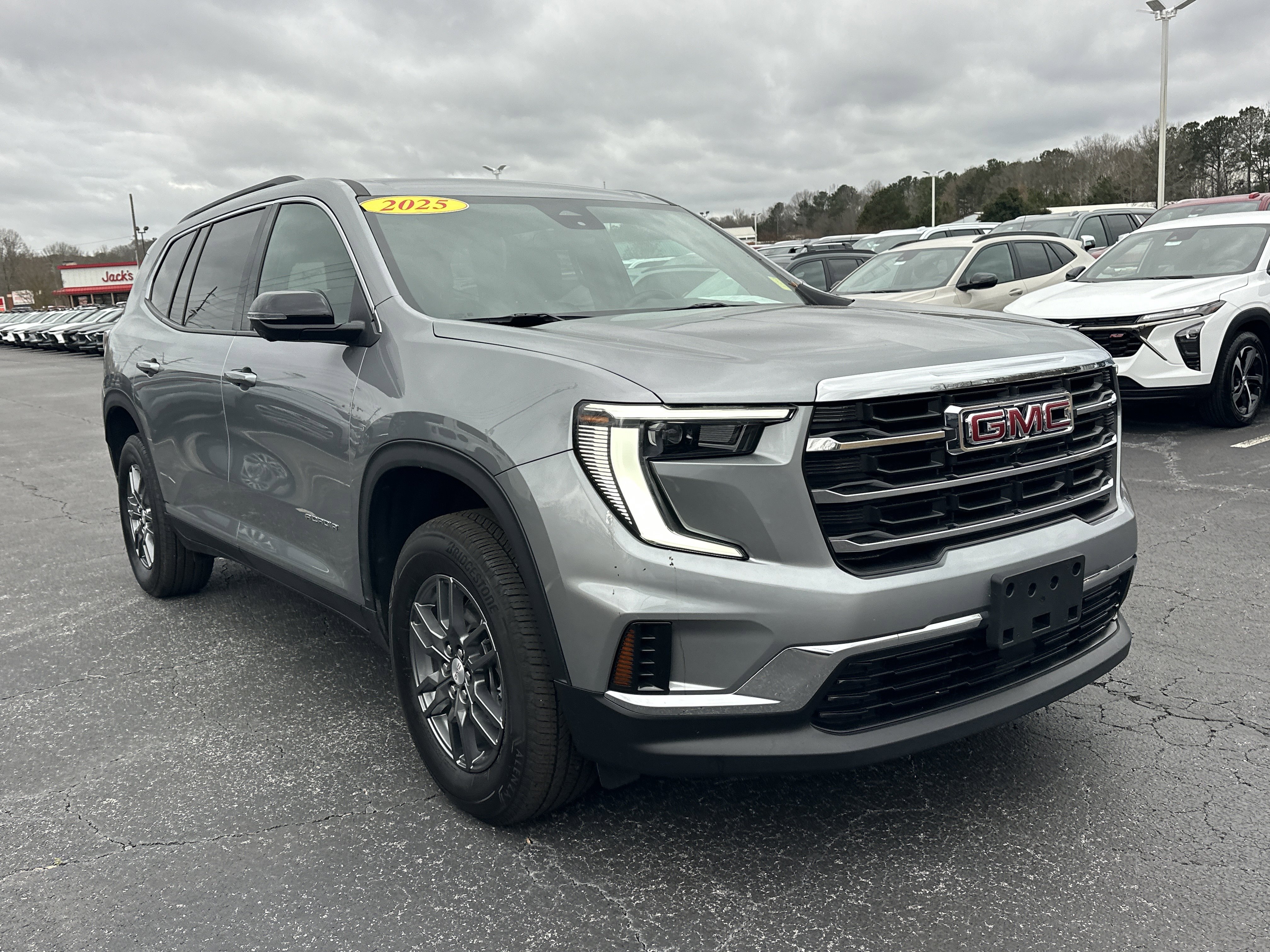 2025 GMC Acadia Elevation's photo