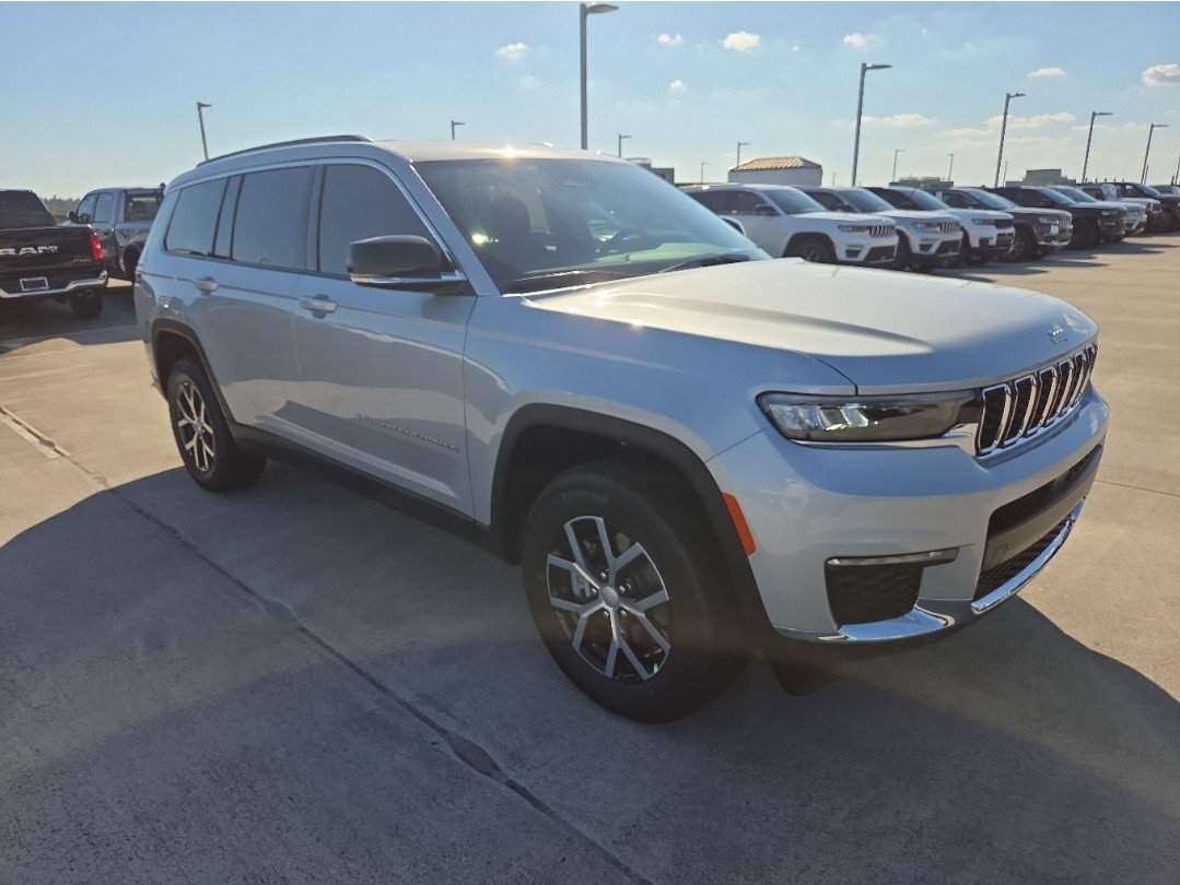 2025 Jeep Grand Cherokee Limited's photo