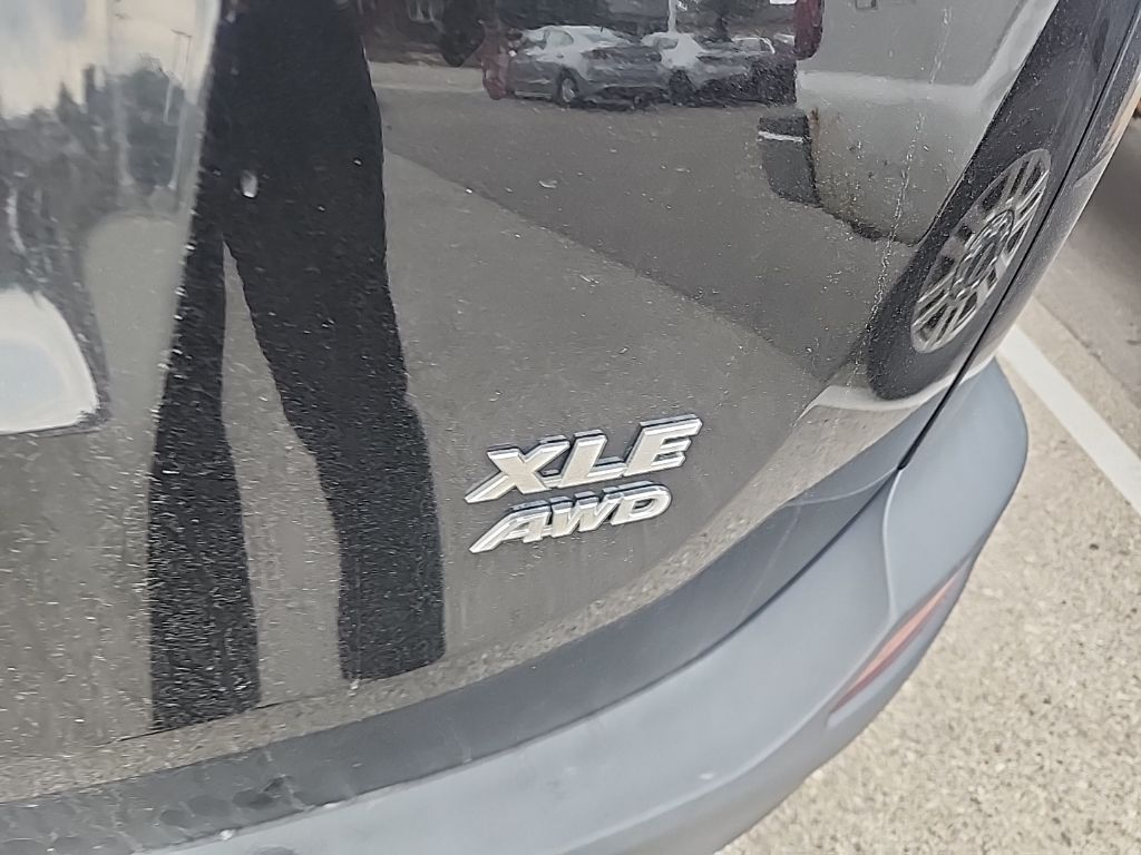 2013 Toyota RAV4 XLE photo 5