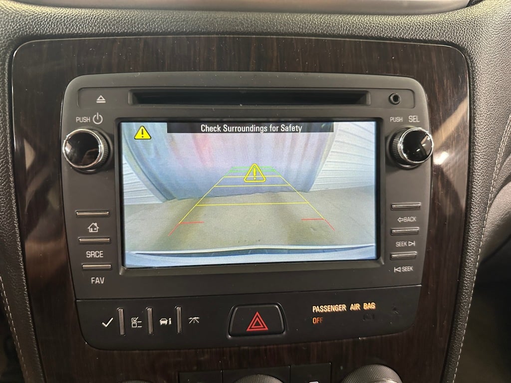 2017 Chevrolet Traverse 1LT photo 11