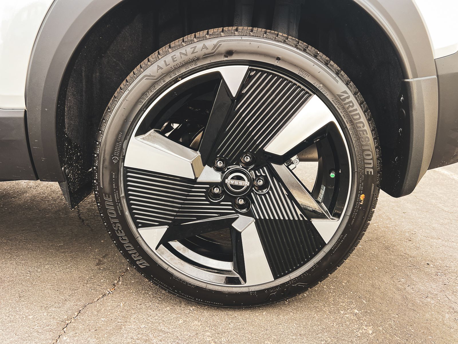 2026 Nissan Kicks SR photo 10