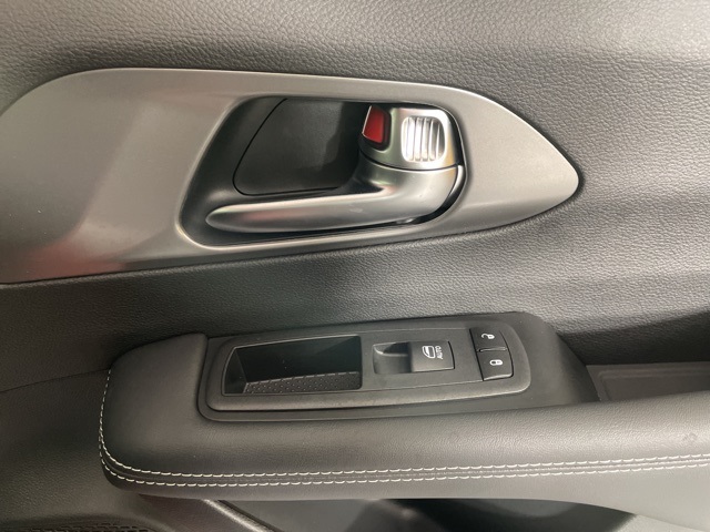 2026 Chrysler Pacifica photo 11