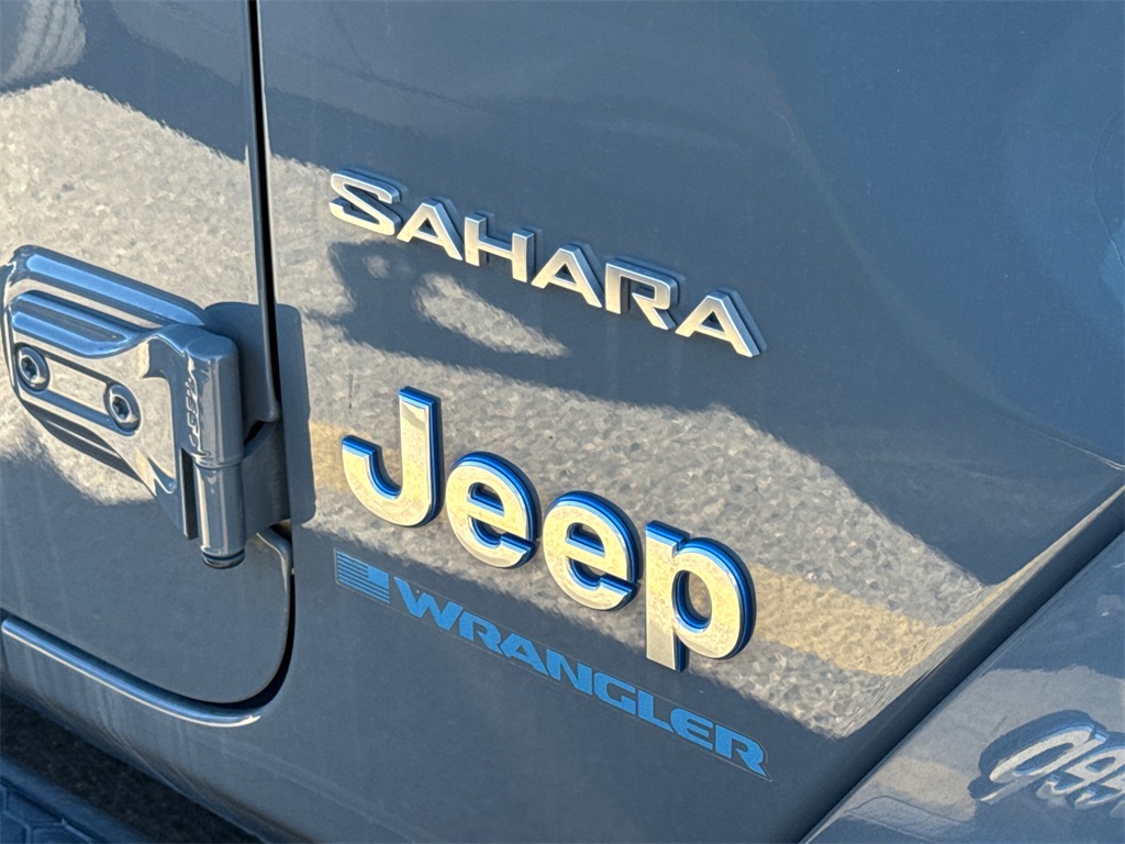 2023 Jeep Wrangler Sahara 4xe photo 3