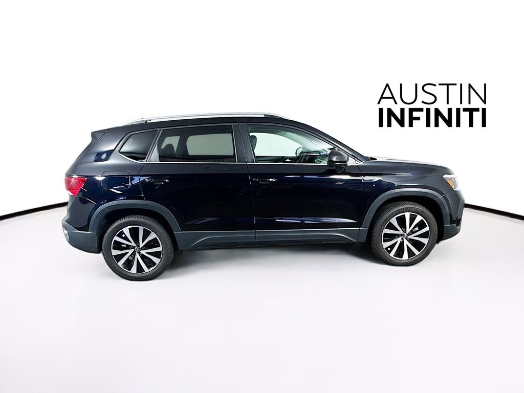 2022 Volkswagen Taos SE photo 8