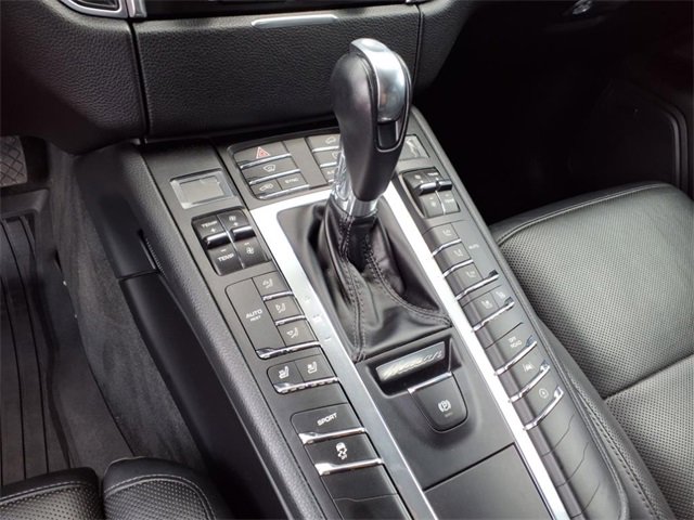2018 Porsche Macan Base photo 9