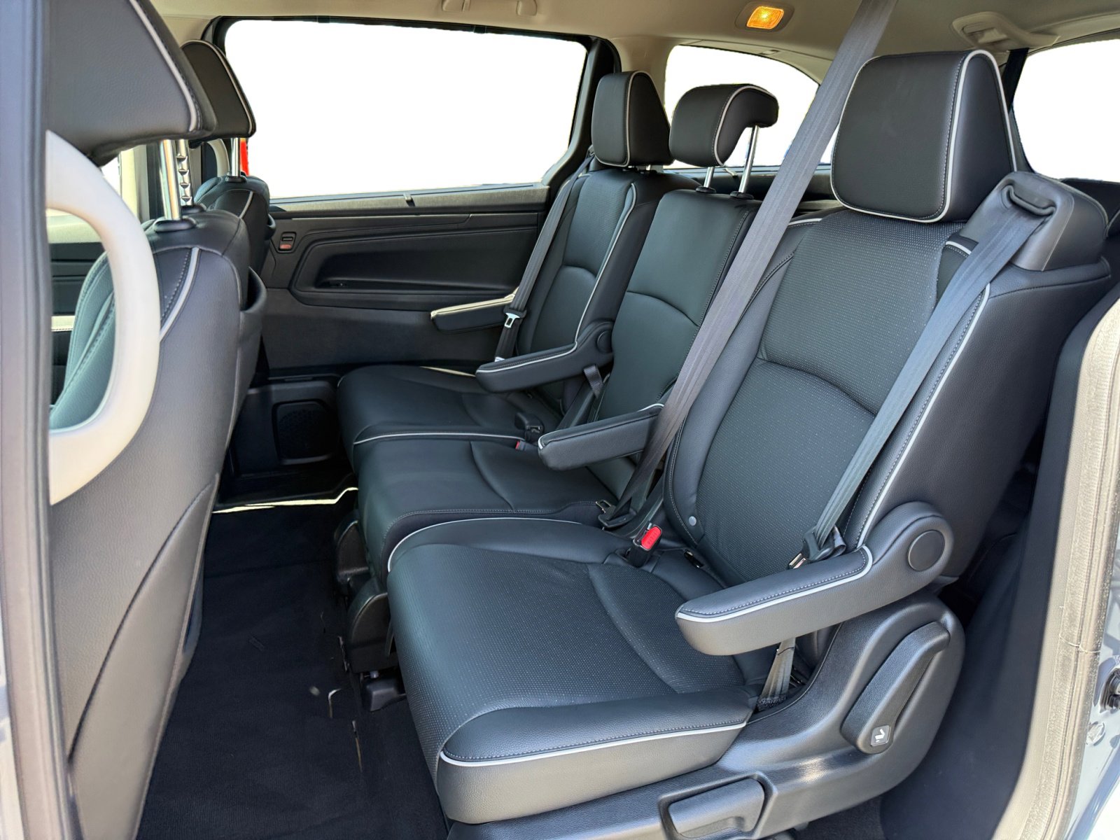 2025 Honda Odyssey Elite photo 15
