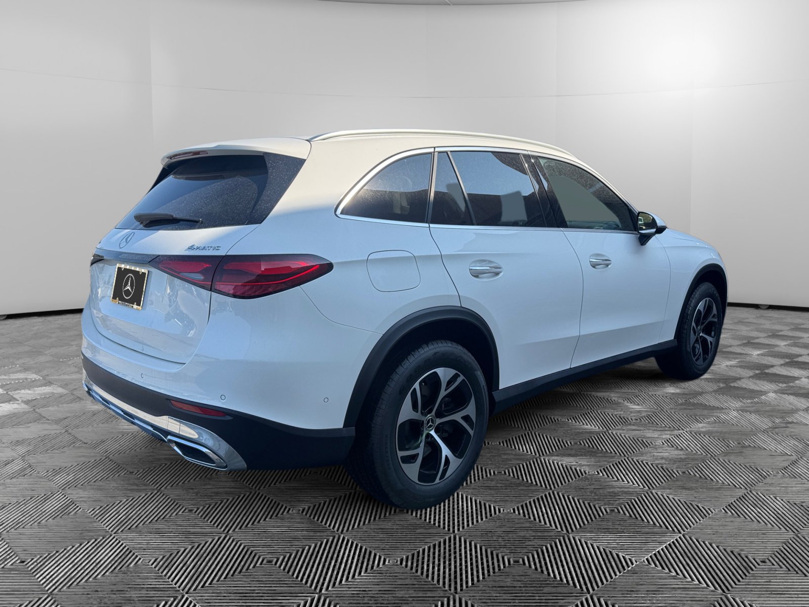 2026 Mercedes Benz GLC 350e 4MATIC photo 5