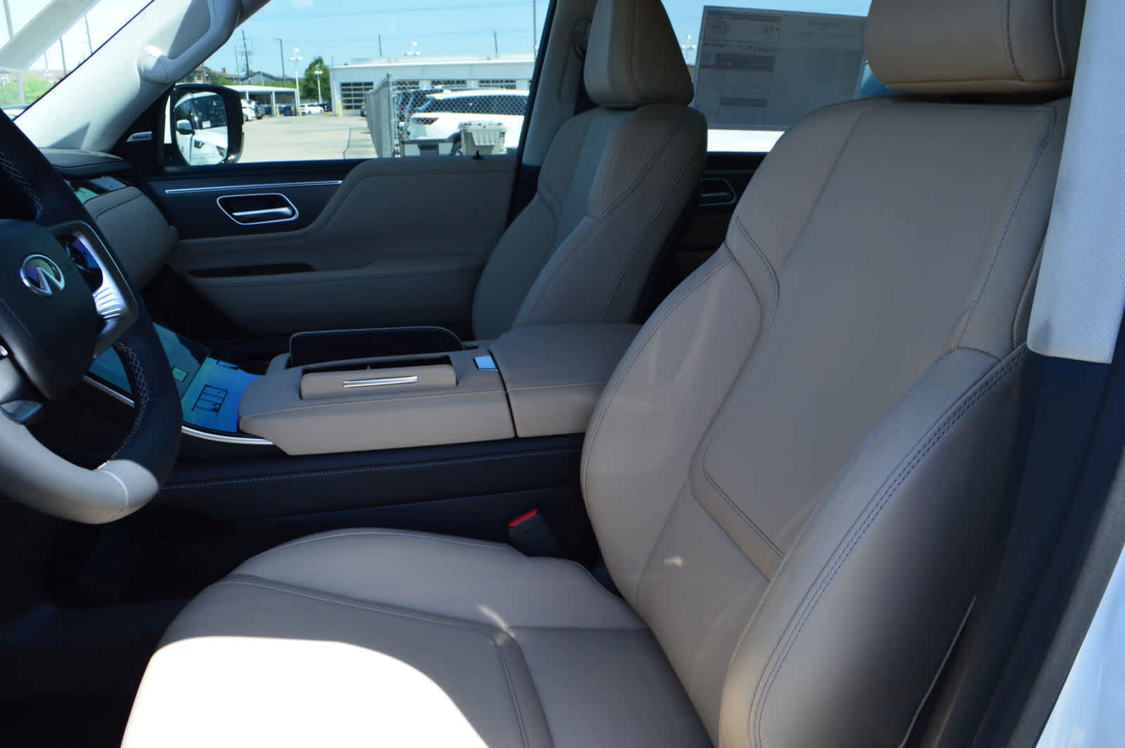 2025 Infiniti QX80 Pure photo 8