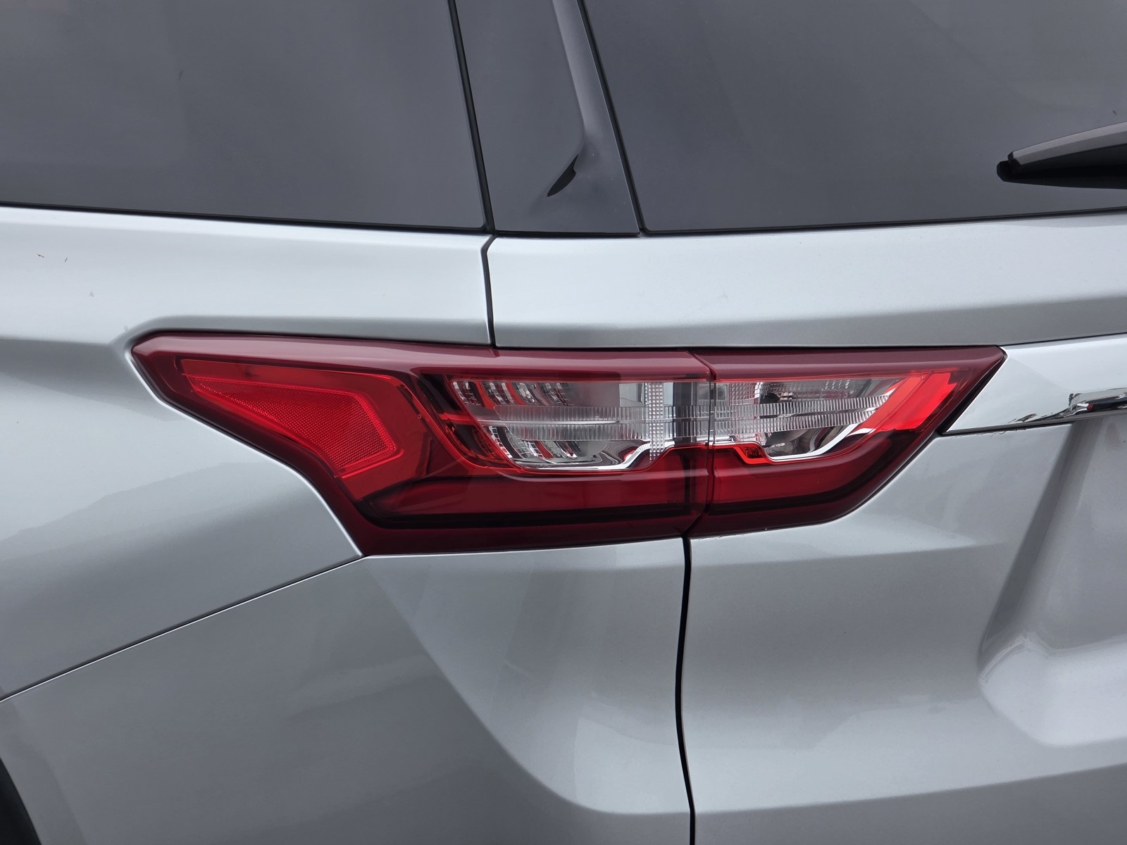 2019 Chevrolet Traverse LS photo 4