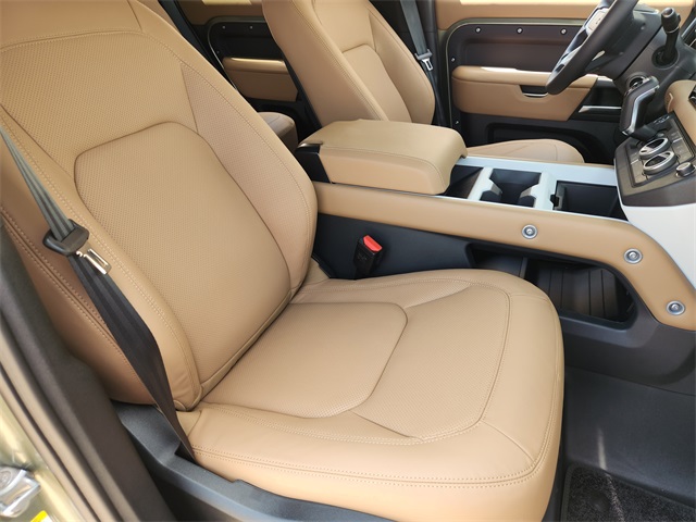 2025 Land Rover Defender 130 S photo 10