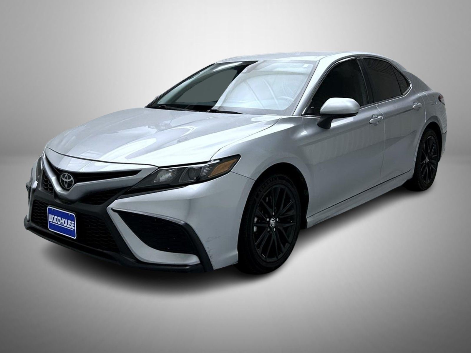 2024 Toyota Camry SE's photo