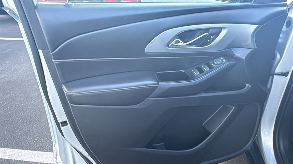 2018 Chevrolet Traverse LS photo 17