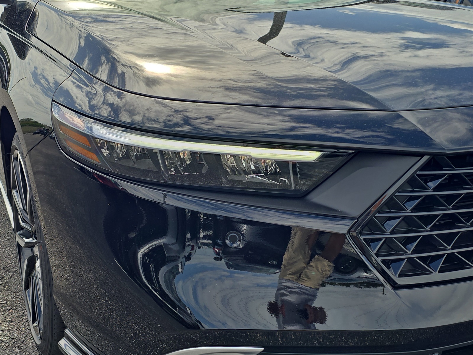 2025 Honda Accord Hybrid Touring photo 8