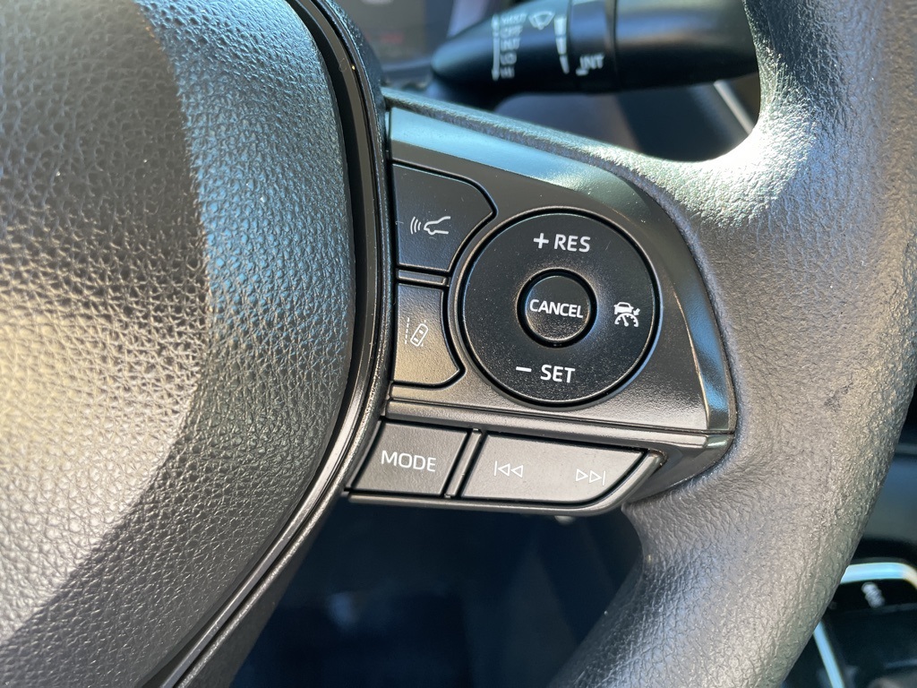 2022 Toyota Corolla LE photo 10