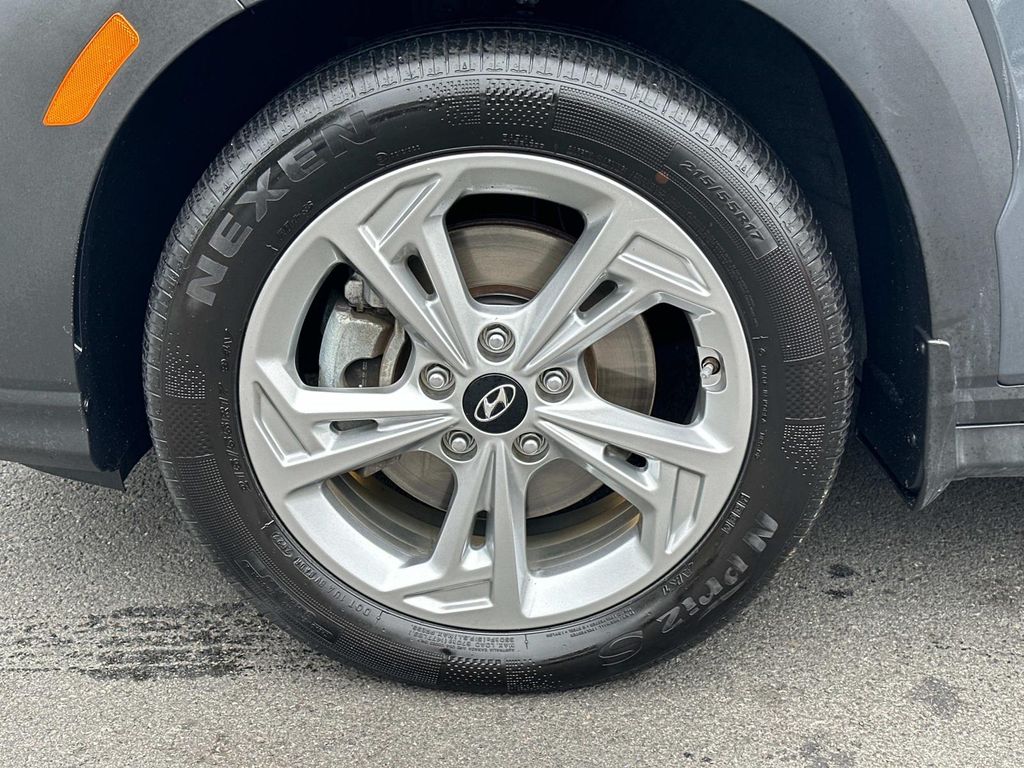 2023 Hyundai Kona SEL photo 12