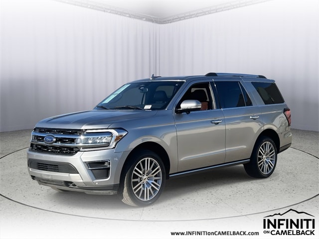 2023 Ford Expedition Limited's photo