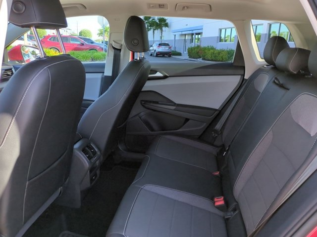 2022 Volkswagen Taos SE photo 12