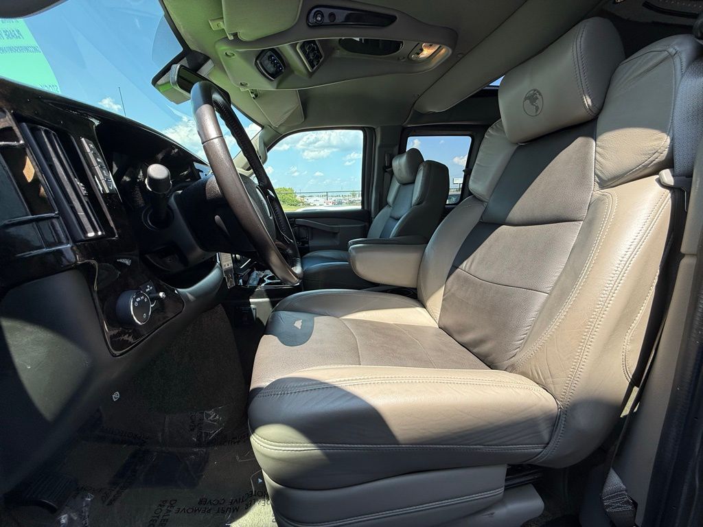 2020 Gmc Savana photo 16