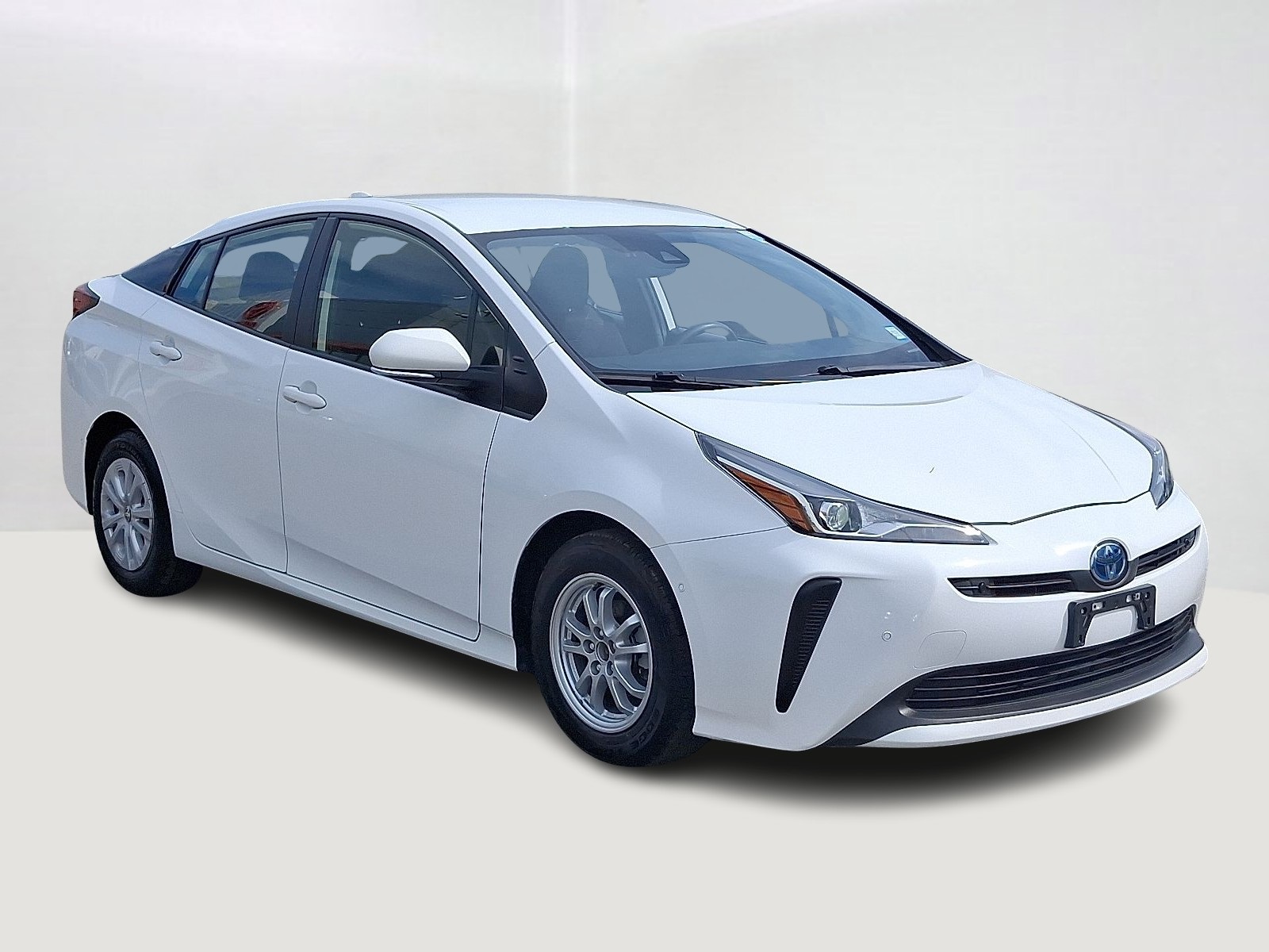 2022 Toyota Prius L Eco photo 3