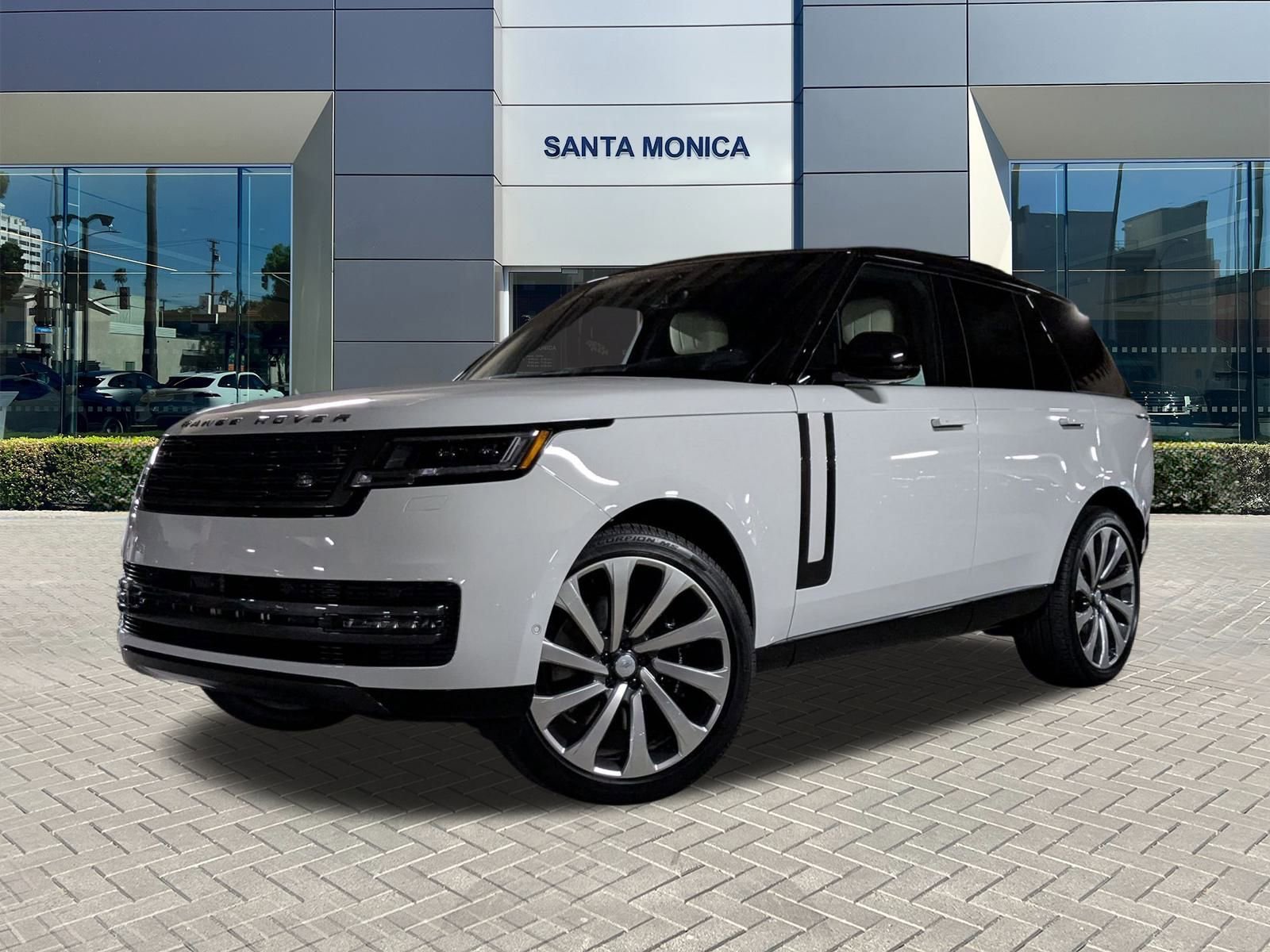 2025 Land Rover Range Rover SE's photo