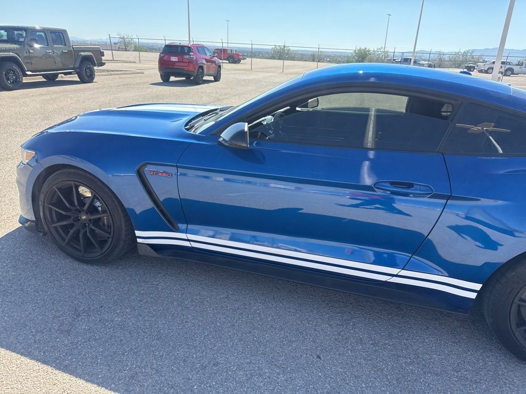 2017 Ford Mustang Shelby GT350 photo 3