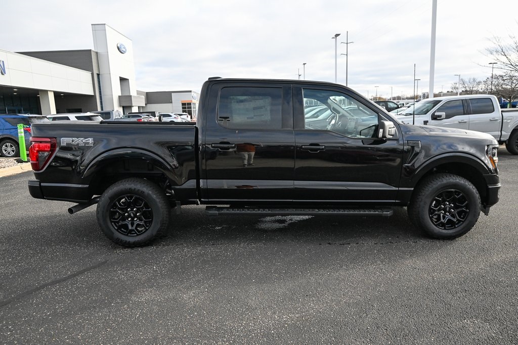 2025 Ford F-150 XLT photo 2