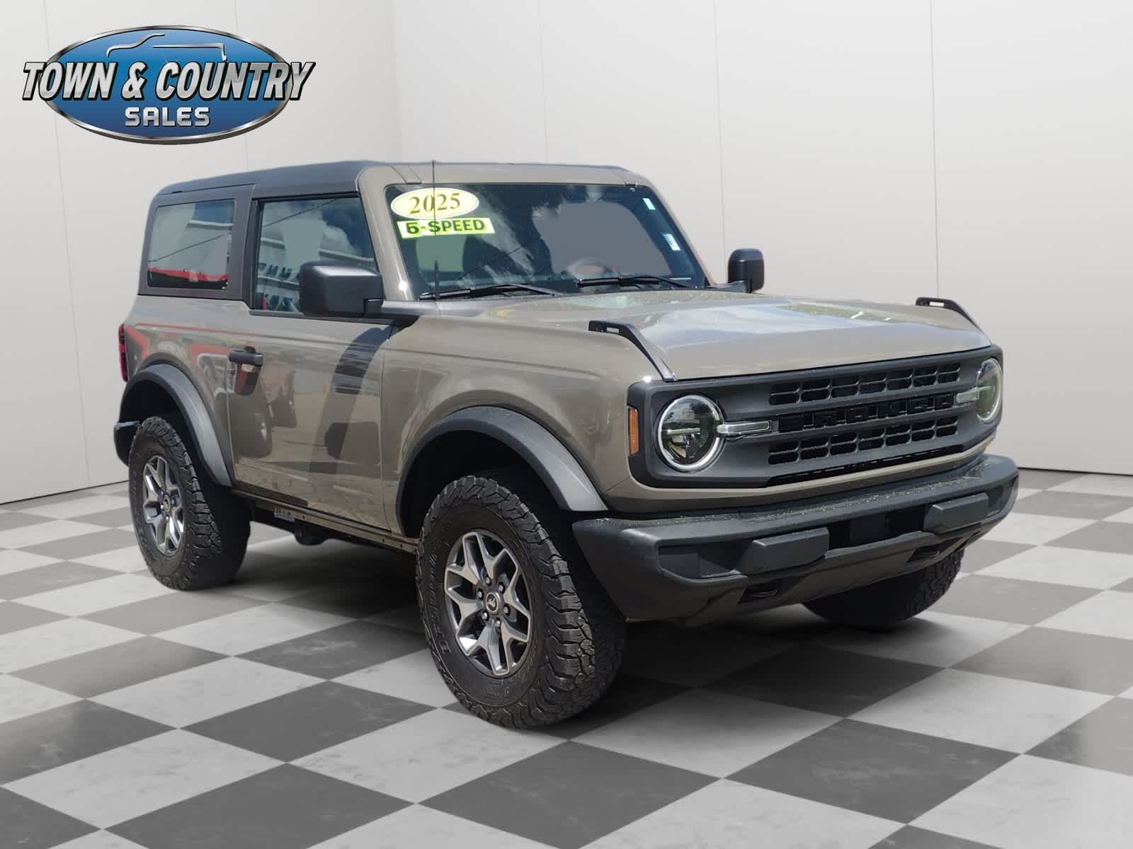 2025 Ford Bronco 2-Door Base's photo