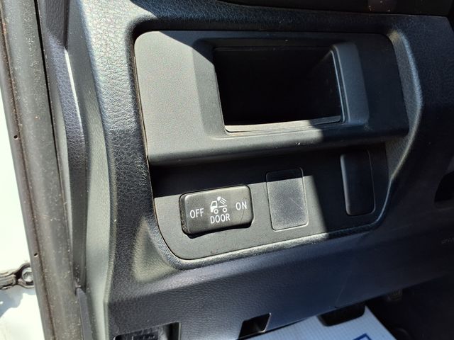 2016 Toyota Tacoma SR5 photo 26