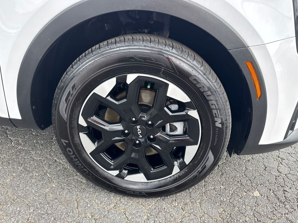 2024 Kia Sorento S photo 12