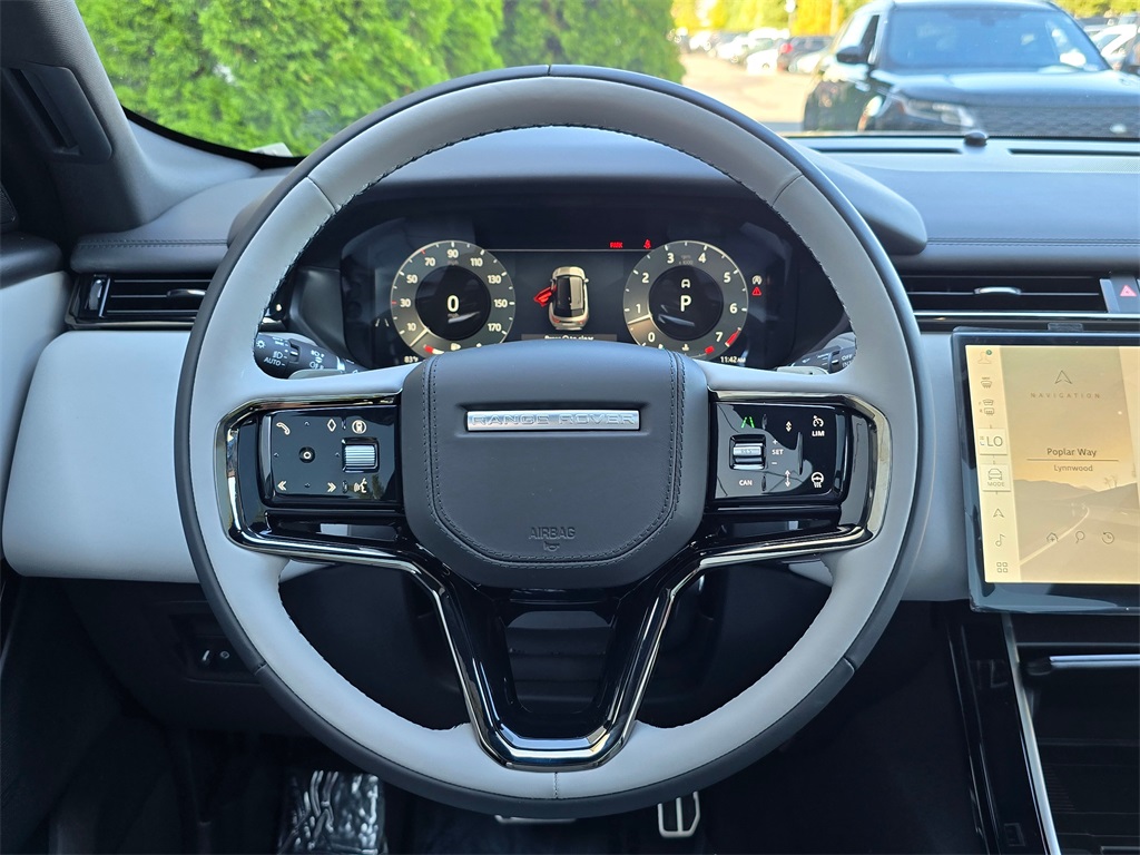 2026 Land Rover Range Rover Velar SE photo 11