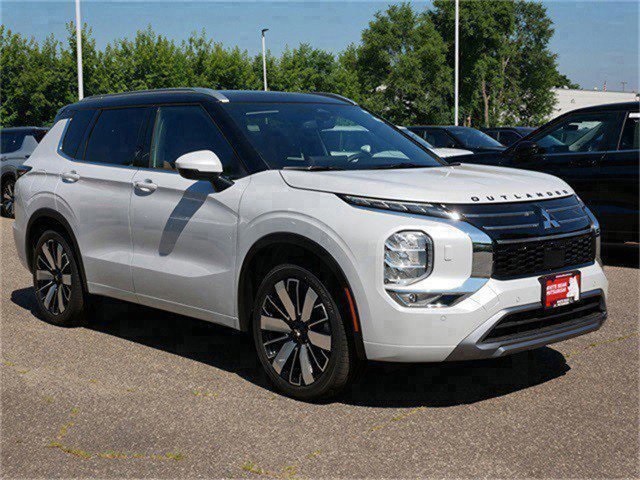 2025 Mitsubishi Outlander SEL's photo