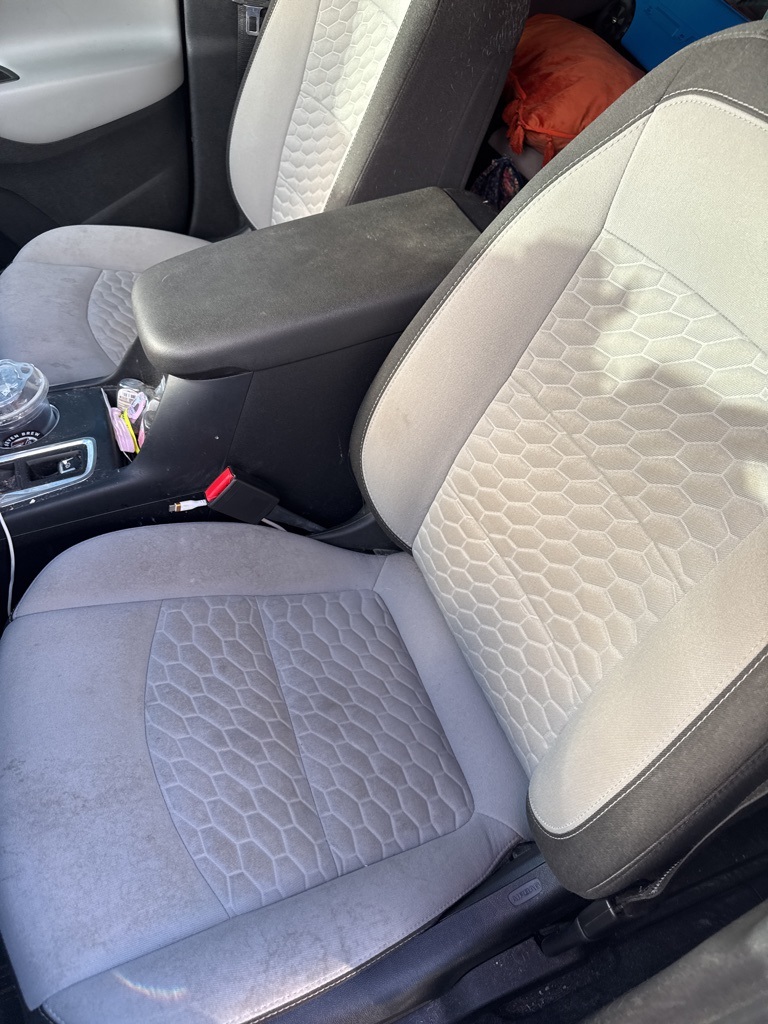 2019 Chevrolet Equinox LT photo 4