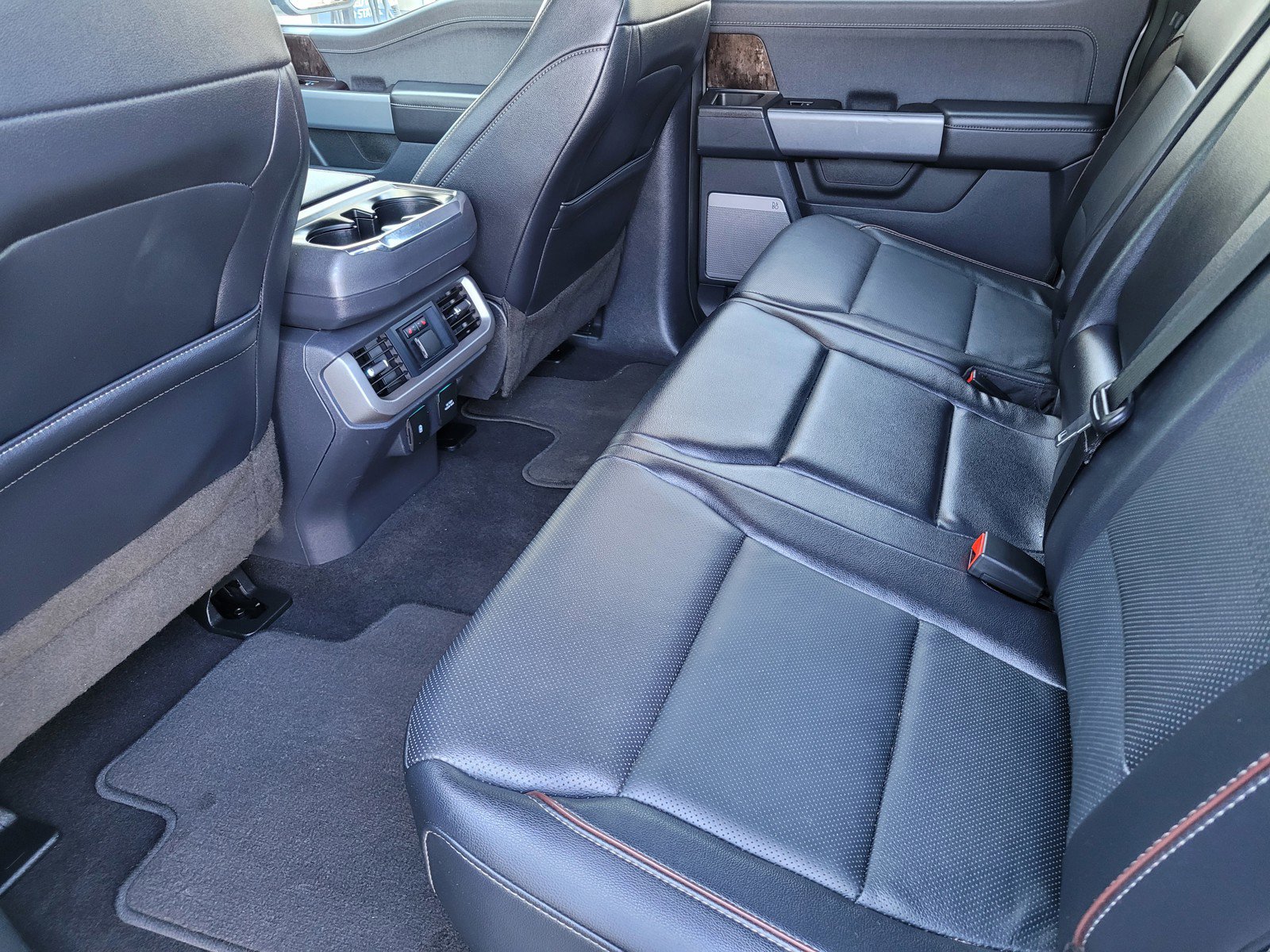 2023 Ford F-150 Lariat photo 10