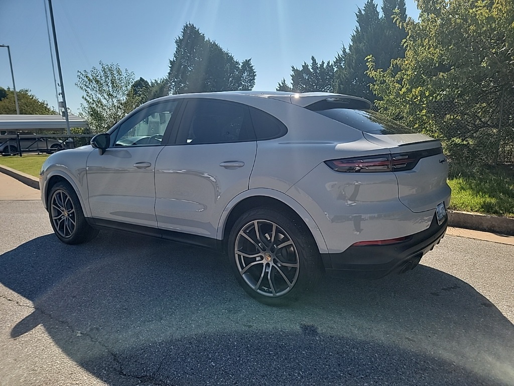 2021 Porsche Cayenne Coupe S photo 2