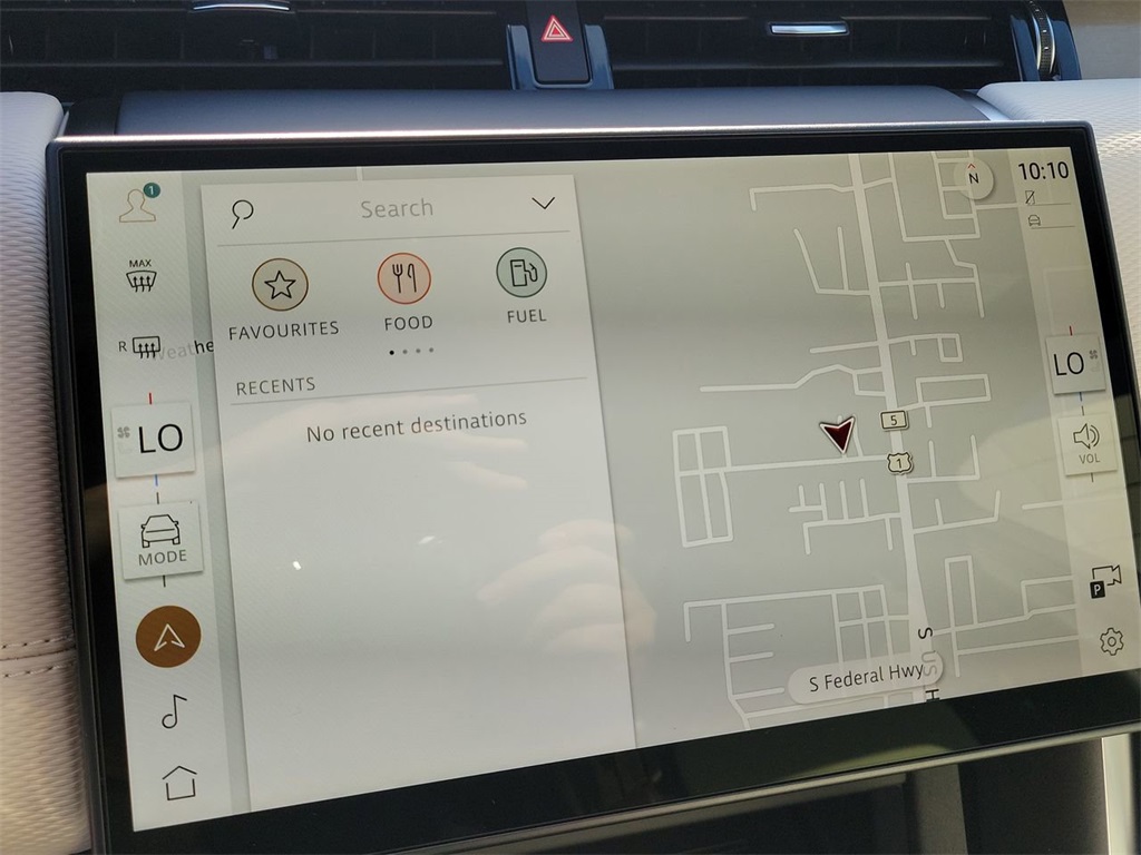 2025 Land Rover Discovery Sport SE photo 8