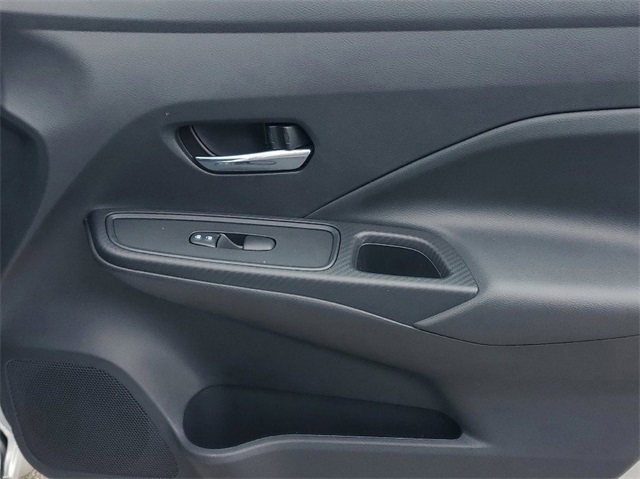 2025 Nissan Versa SV photo 32
