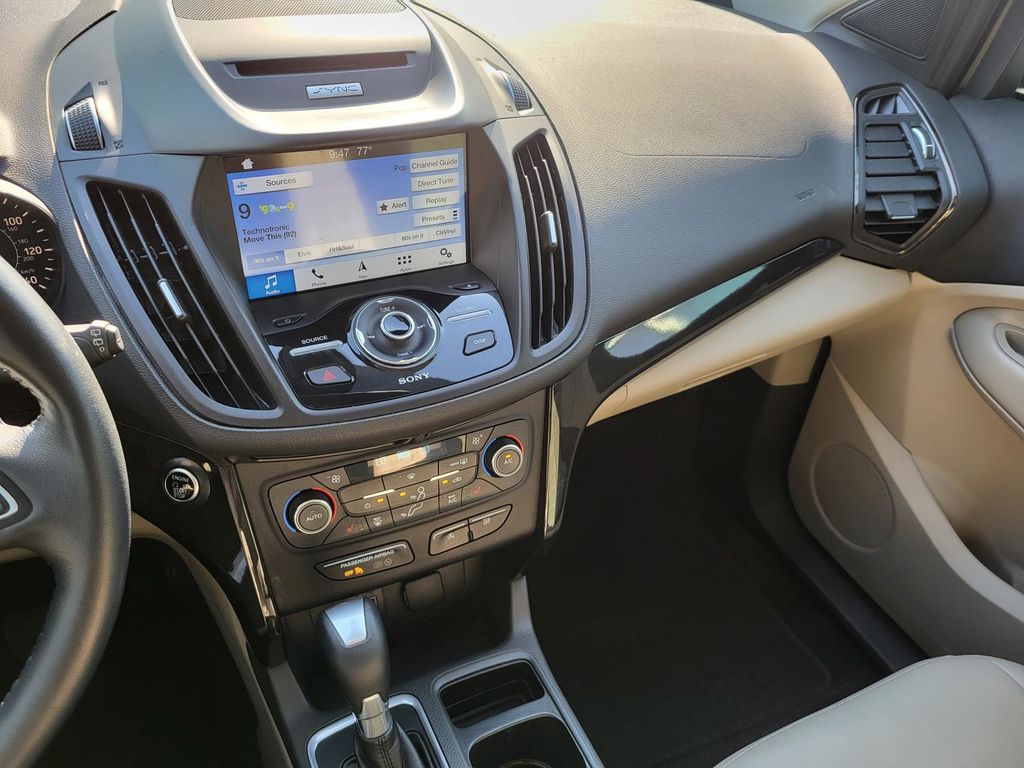 2017 Ford Escape Titanium photo 23