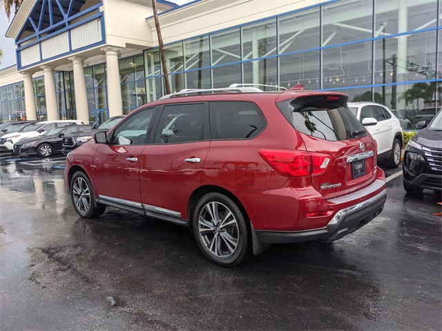 2020 Nissan Pathfinder SV photo 4