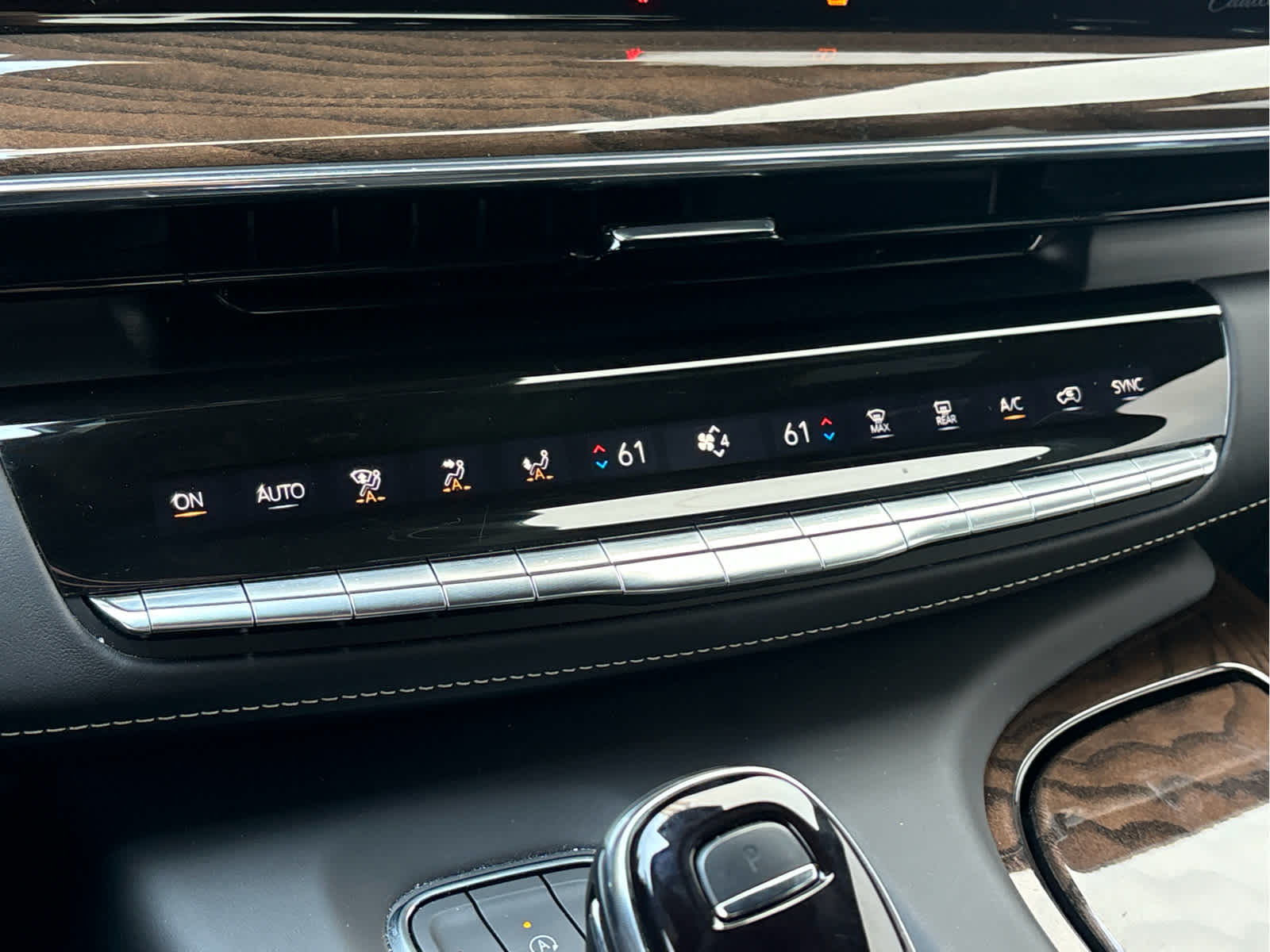 2024 Cadillac Escalade Premium Luxury Platinum photo 25