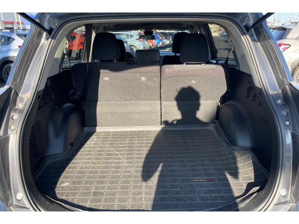 2017 Toyota RAV4 XLE photo 17