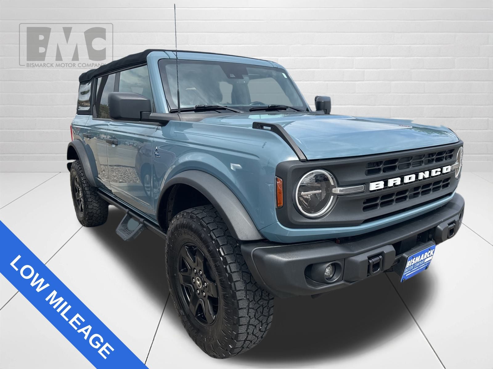 2022 Ford Bronco Black Diamond photo 2