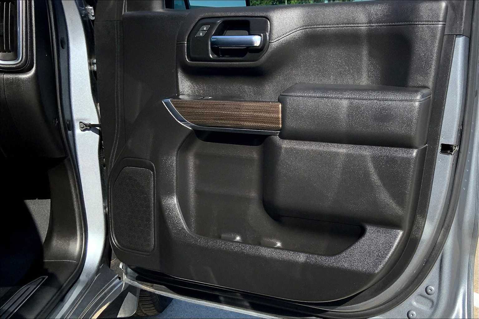 2019 Chevrolet Silverado 1500 LT photo 21