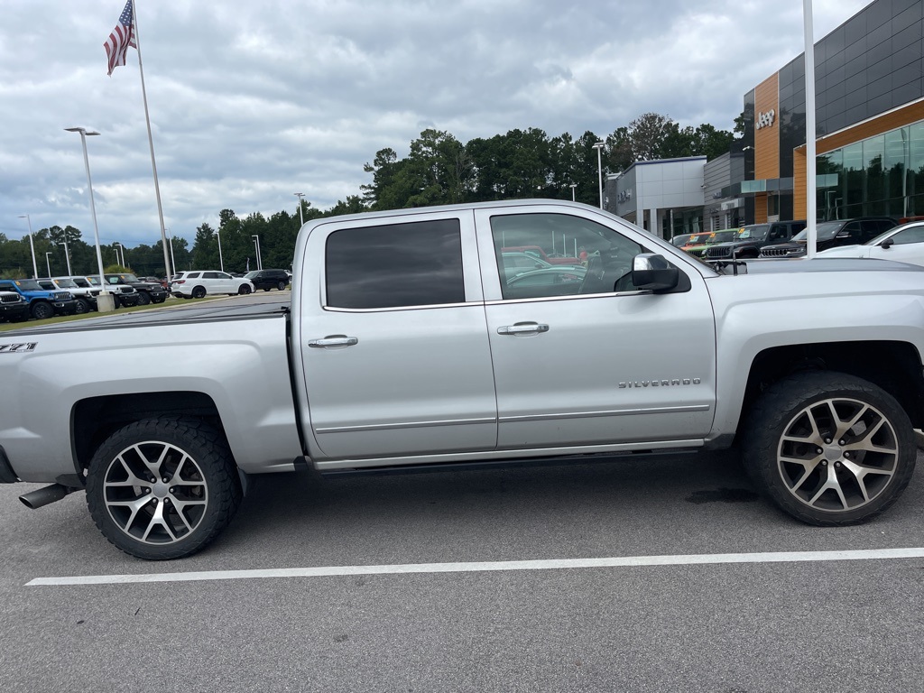 2016 Chevrolet Silverado 1500 LTZ photo 2