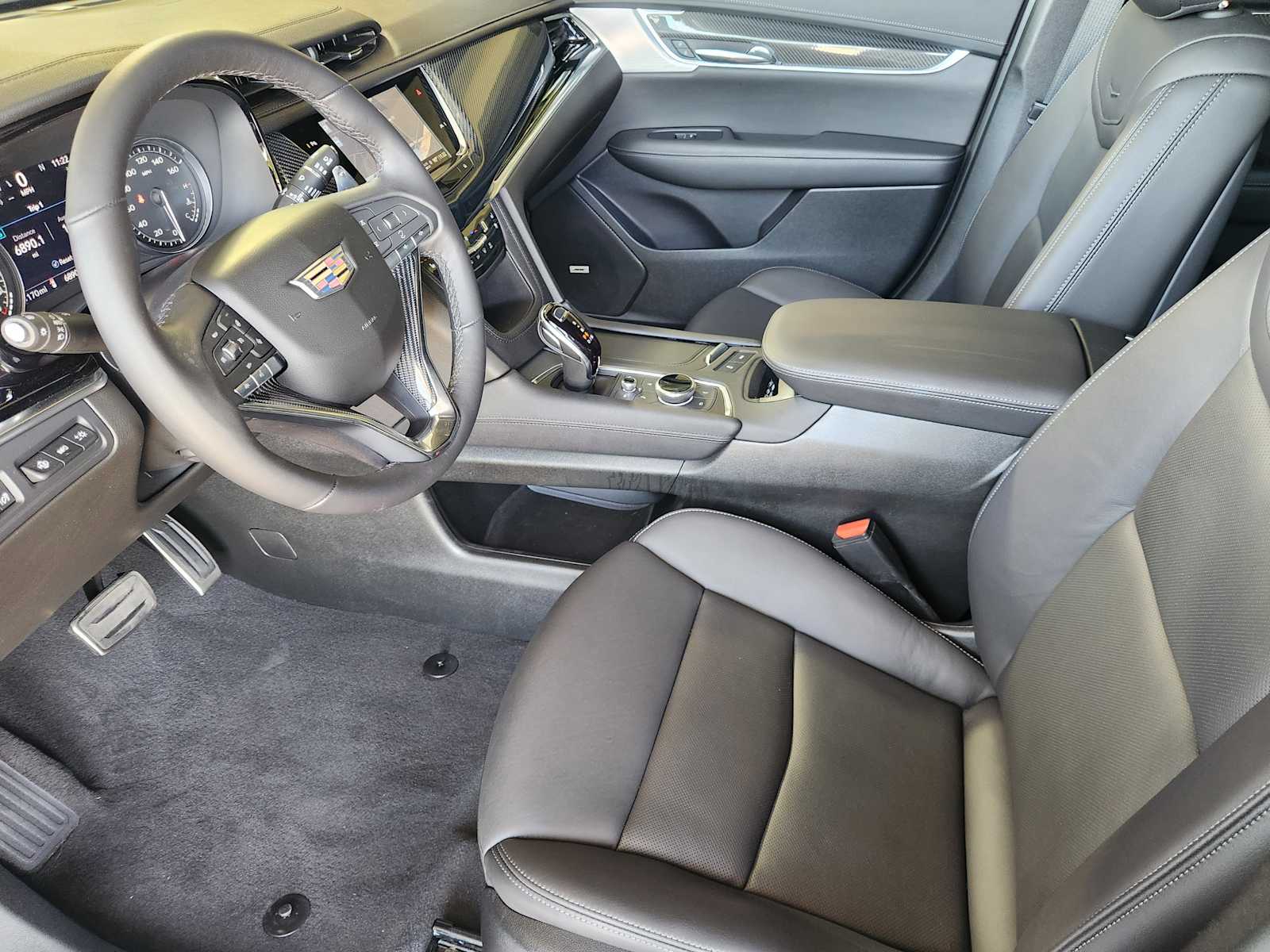 2025 Cadillac XT6 Sport photo 8